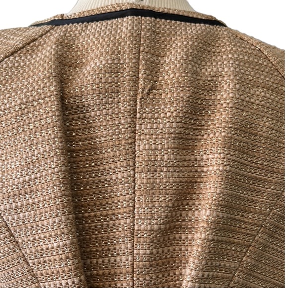 D&G Dolce and Gabbana Gold Metallic Tweed Cropped Blazer Jacket, IT 40 US 4 - Picture 15 of 16